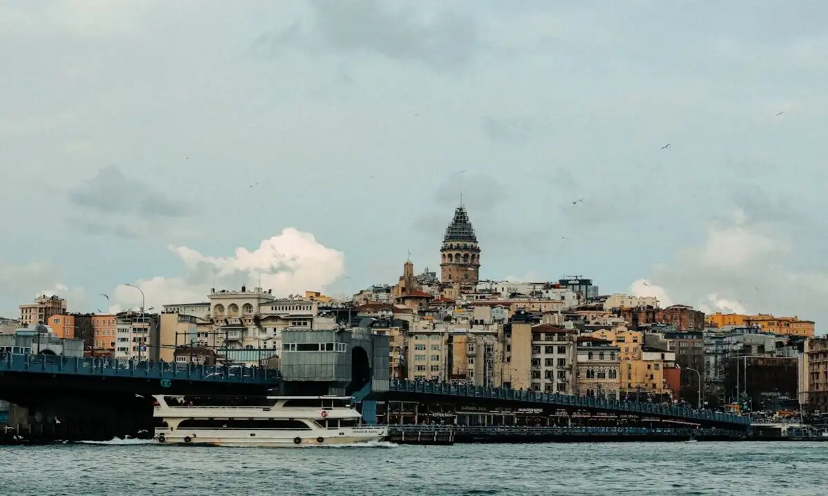 Galata Bridge: Istanbul’s Iconic Link Between Two Worlds